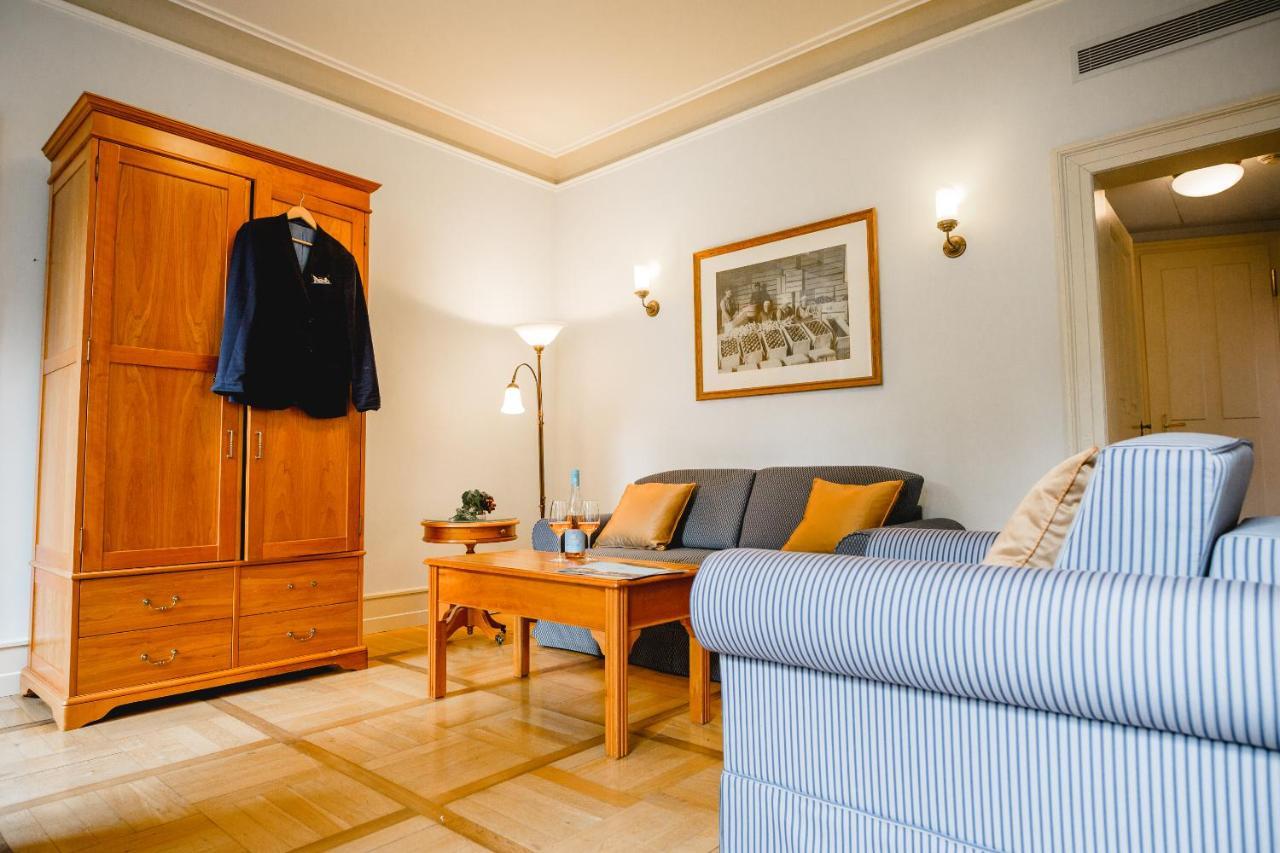 Residenz Weingut Schloss Reinhartshausen Bed and Breakfast Eltville am Rhein Exterior foto