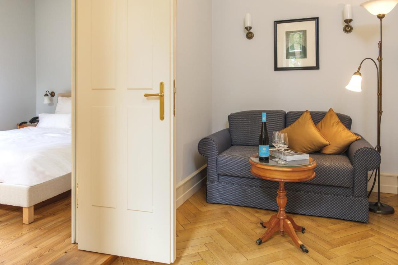 Residenz Weingut Schloss Reinhartshausen Bed and Breakfast Eltville am Rhein Exterior foto