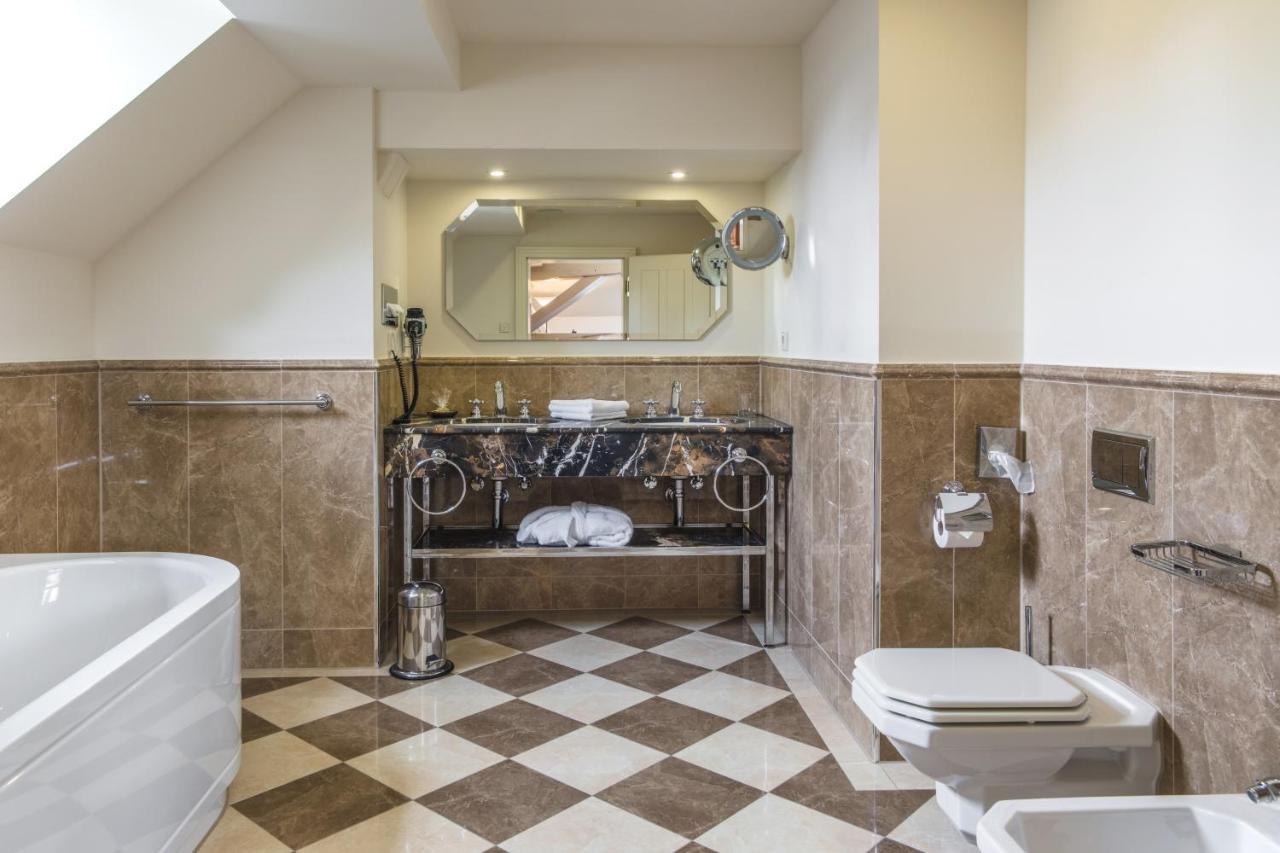 Residenz Weingut Schloss Reinhartshausen Bed and Breakfast Eltville am Rhein Exterior foto